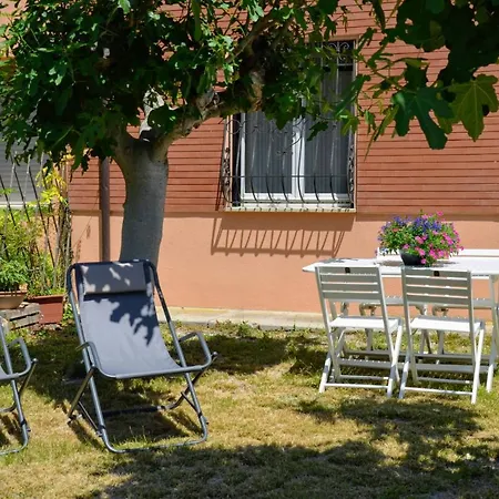 Casa Serena In Centro Con Giardino E Posto Auto - Garden And Parking Nyaraló *