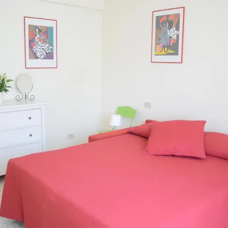 Casa Serena In Centro Con Giardino E Posto Auto - Garden And Parking Nyaraló